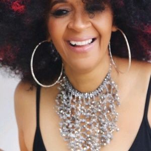 Meet your Posher, Rae